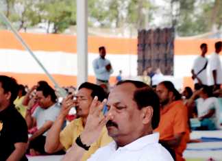 रघुवर की राय- हेल्दी झारखंड बनाना है तो योग करना ही पड़ेगा
