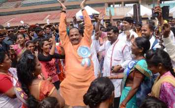 अशिक्षा ही गरीबी की जड़ में छिपी हुई हैः रघुवर