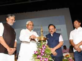 अगली पीढ़ी को ध्यान में रखें, पर्यावरण से छेड़छाड़ न करेंः नीतीश