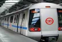 दिल्ली में अब नहीं सुहाती मेट्रो की सवारी, पिछले साल के मुकाबले पांच लाख यात्री घटे