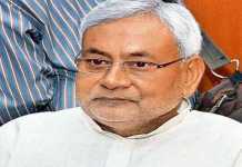 नीतीश कुमार पर कोटा में फंसे बच्चों को लाने का बढ़ रहा दबाव नीतीश कुमार पर उनकी ही सरकार के साझीदार दल बीजेपी का दबाव बढ़ने लगा है कि वे कोटा में फंसे बिह7ार के बच्चों को लाने की पहल करें।