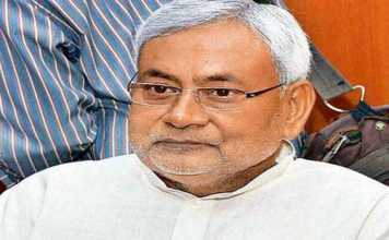 नीतीश कुमार पर कोटा में फंसे बच्चों को लाने का बढ़ रहा दबाव नीतीश कुमार पर उनकी ही सरकार के साझीदार दल बीजेपी का दबाव बढ़ने लगा है कि वे कोटा में फंसे बिह7ार के बच्चों को लाने की पहल करें।