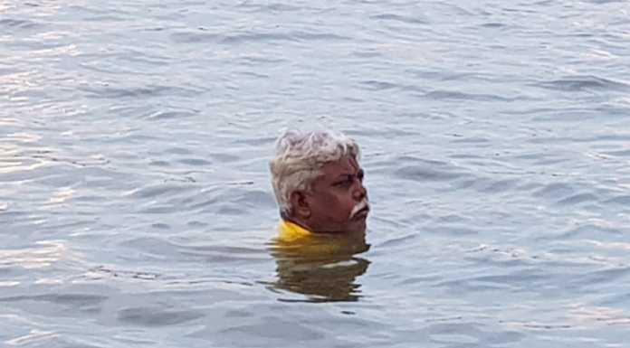 जल तपस्या के जरिये मोदी का विरोध