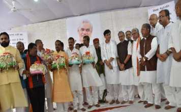 अटलजी की अस्थि कलश यात्रा आरंभ, पटना से 11 रथ हुए रवाना