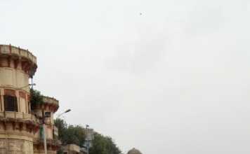 काशी विश्वनाथ मंदिर के गायनाचार्य के निष्कासन का मुद्दा गरमाया