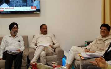 पीयूष गोयल से मिले रघुवर, मांगी एससी-एसटी की स्कालरशिप राशि