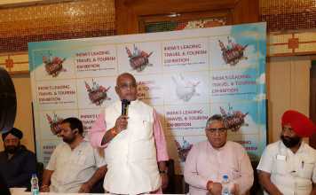 बहुत घूमे संसार में, एक बार आइये गुरु गोविन्द सिंह के बिहार में