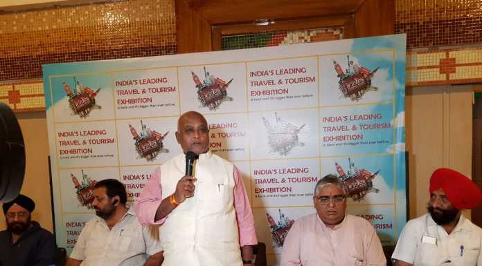 बहुत घूमे संसार में, एक बार आइये गुरु गोविन्द सिंह के बिहार में