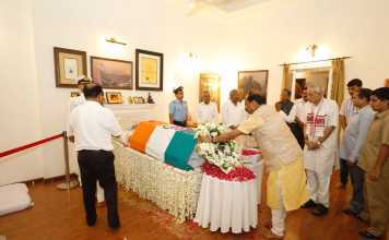 रघुवर, नीतीश व सुशील मोदी अटलजी की अंतिम यात्रा में शामिल हुए