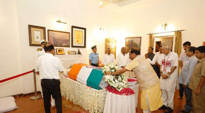 रघुवर, नीतीश व सुशील मोदी अटलजी की अंतिम यात्रा में शामिल हुए