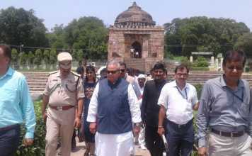 बिहार के गवर्नर पहुंचे शेरशाह का मकबरा देखने, साफ-सफाई के निर्देश