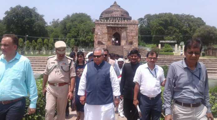 बिहार के गवर्नर पहुंचे शेरशाह का मकबरा देखने, साफ-सफाई के निर्देश