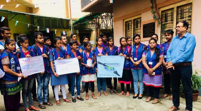 कोलकाता में जेसीसी कालेज के छात्रों ने बाढ़ पीड़ितों के लिए धन जुटाया