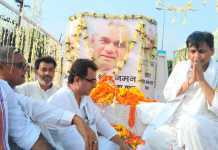 समस्तीपुर में अटलजी का अस्थि कलश देखने के लिए उमड़ी भीड़