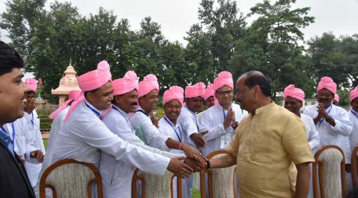 उन्नत खेती की तकनीक सीखने झारखंड के किसान इजरायल गये