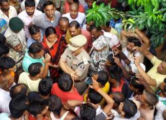 दवा दुकान में 5 लाख की चोरी और 2 हत्याओं से अरवल में हड़कंप, रोड जाम