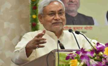 नीतीश ने किया झंडोत्तोलन, बिहार के बलिदान की चर्चा की बिहार के मुख्यमंत्री नीतीश कुमाारः फाइल फोटो