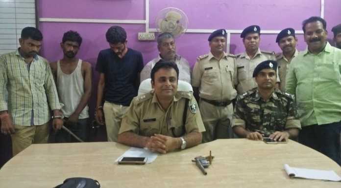 बेगूसराय का कुख्यात अपराधी संतोष पुलिस के हत्थे चढ़ा