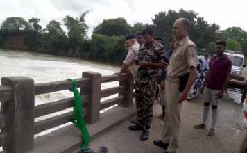 दुपट्टा, चप्पल किनारे छोड़ युवती ने नहर में लगाई छलांग, तलाश जारी