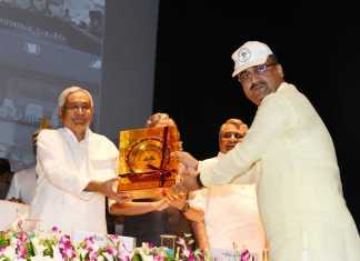 गवर्नर व नीतीश ने बिहार में किया आयुष्मान योजना का शुभारंभ