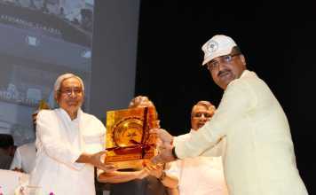 गवर्नर व नीतीश ने बिहार में किया आयुष्मान योजना का शुभारंभ