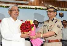 खौफ में जी रहे बिहारियों को नीतीश ने दिया डायल 100 का झुनझुना