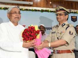 खौफ में जी रहे बिहारियों को नीतीश ने दिया डायल 100 का झुनझुना