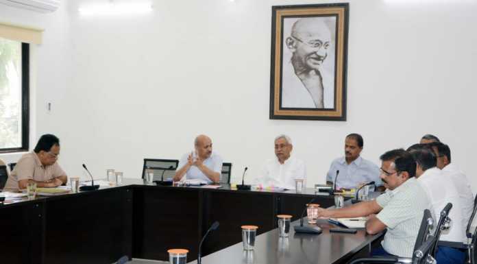 भूमि संबंधी विवाद कम से कम हों, इसके लिये काम करेंः नीतीश