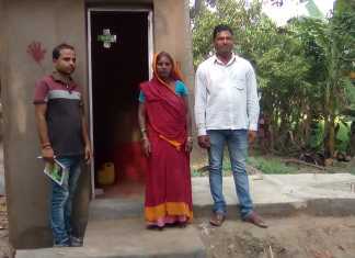 शौचालय बनवाने के लिए महिला ने बेच दिये अपने जेवर