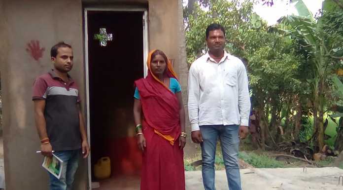 शौचालय बनवाने के लिए महिला ने बेच दिये अपने जेवर