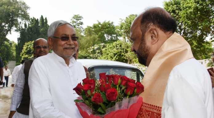 रेलवे यूनिटी का प्रतीक, इसका निजीकरण असंभव हैः नीतीश