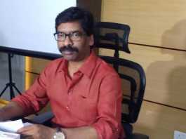 झारखंड में 25 करोड़ मानव दिवस का सृजन, 20 हजार करोड़ पारिश्रमिक ऐक्शन में दिखे झारखंड के मुख्यमंत्री हेमंत सोरेन। मंगलवार को धनबाद नगर निगम के कुछ अधिकारियों पर प्राथमिकी दर्ज करने का आदेश दिया।