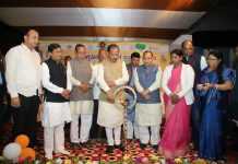 रघुवर ने तीर्थ योजना के तहत पुरी यात्रा के लिए रवाना किया ट्रेन