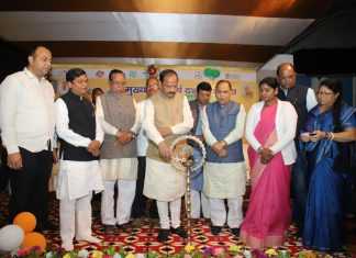 रघुवर ने तीर्थ योजना के तहत पुरी यात्रा के लिए रवाना किया ट्रेन