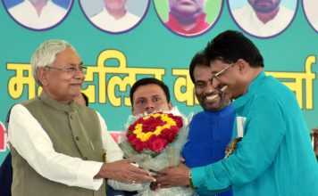 बिहार में 2019 नहीं, 2020 की तैयारी में जुटे हैं नीतीश कुमार