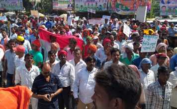 रोहतास में बंद पत्थर उद्योग चालू कराने के लिए प्रदर्शन