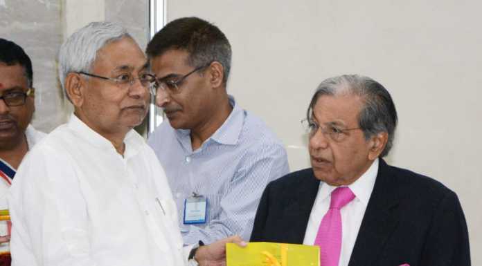 बिहार को विशेष दर्जे की जरूरत समझाई नीतीश कुमार ने