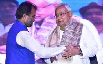 अंतिम पायदान तक योजनाओं का लाभ पहुंचाना लक्ष्यः नीतीश