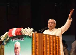 नीतीश ने कबूला, आज की राजनीति में गिरावट आ गयी है