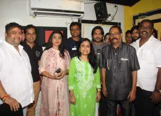 अक्षरा सिंह और अमरीश सिंह की पहली भोजपुरी फिल्म का मुहूर्त