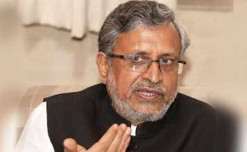 सुशील मोदी का दावा- जनता को भरोसा है कि देश सुरक्षित हाथों में है महम्मदपुर नरसंहार के असली साजिशकर्ता राजेश यादव को को नेता प्रतिपक्ष तेजस्वी यादव का संरक्षण प्राप्त है। सुशील मोदी ने यह आरोप लगाया है।