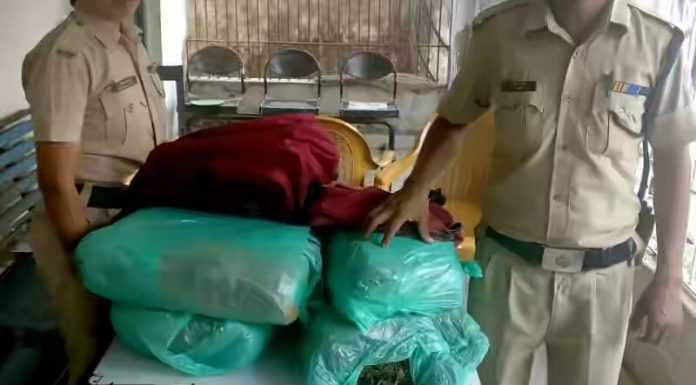 आम्रपाली एक्सप्रेस से एक लाख का गांजा हुआ बरामद