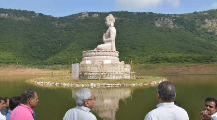 नीतीश ने राजगीर में बुद्ध की बन रही प्रतिमा का निर्माण कार्य देखा