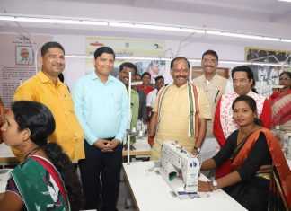 रघुवर का दावा, झारखंड के गांव-गली में विकास की गंगा बह रही है