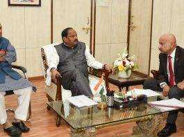 झारखंड में राज्य सरकार और रेलवे के बीच कारपोरेशन बनेः रघुवर