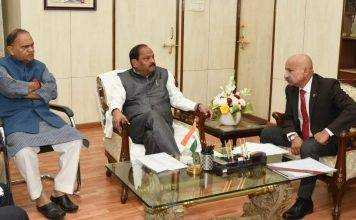 झारखंड में राज्य सरकार और रेलवे के बीच कारपोरेशन बनेः रघुवर