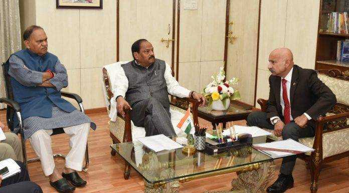 झारखंड में राज्य सरकार और रेलवे के बीच कारपोरेशन बनेः रघुवर