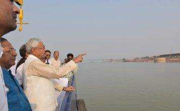 नीतीश का अधिकारियों को निर्देश, छठ में रास्ते व रोशनी ठीक करें