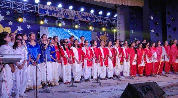 बर्नपुर रिवरसाइड विद्यालय में वार्षिकोत्सव का आयोजन