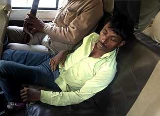 इधर गोली चली, घायल हुआ और गुस्से में पीट-पीट कर एक को मार डाला